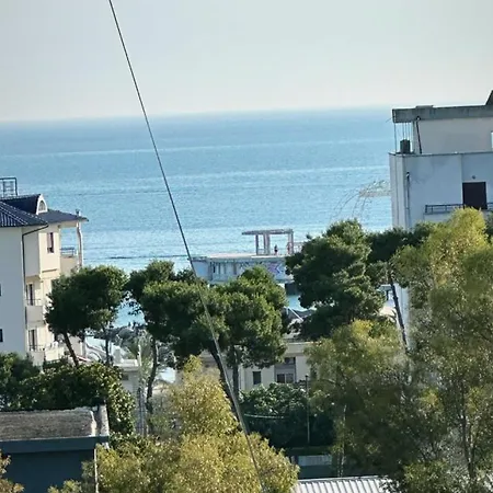 Leo With Sea View
