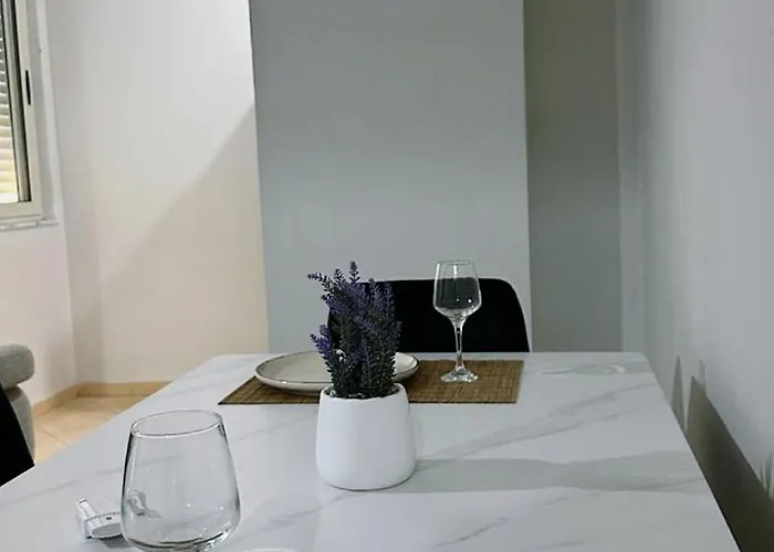 Leo With Sea View Apartment *